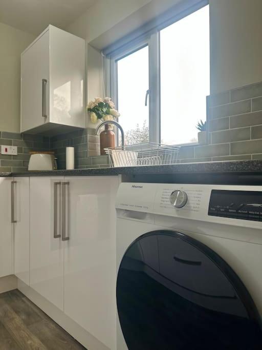 Stylish 2 Bedrooms Flat In A Quiet Cul-De-Sac Area, Near Sheffield City Centre With Free Parking Exterior photo